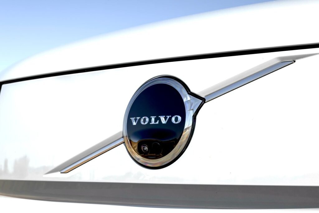 volvo logo