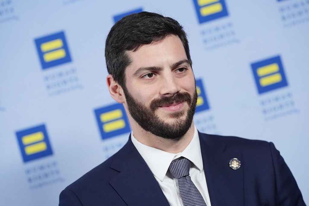 Anthropic-funded group backs candidate attacked by rival AI tremendous PAC GettyImages 2259873774