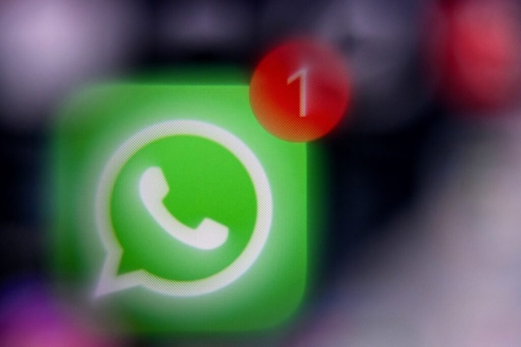 whatsapp logo notification badge